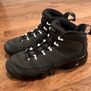 Air Jordan 9 size youth 7